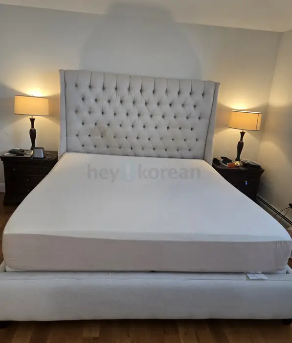 템퍼페딕 킹 매트리스 + 고급 버튼 퀼팅 Bed 프레임 세트 일괄 처분