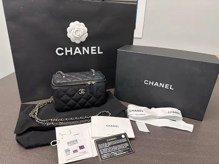 Chanel black caviar vanity case bag CC chain(Authentic)