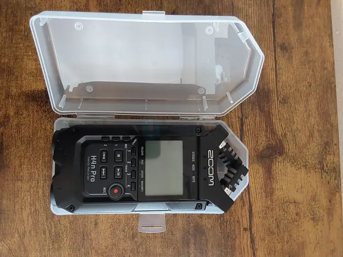 Zoom H4n Pro 4-Track Potable Recorder