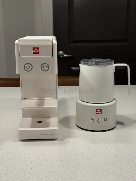 illy Y3.3 커피머신 + 전동 우유거품기 세트