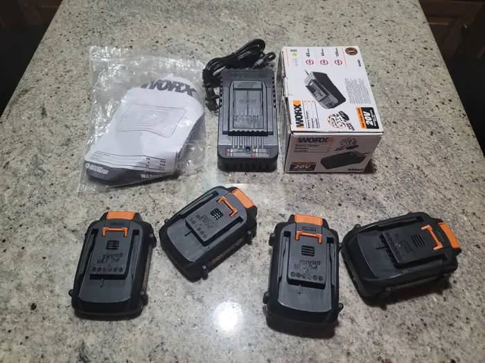 4× Worx 20V Batteries & 2× fast charger(2×4.0Ah,2×2.0Ah)