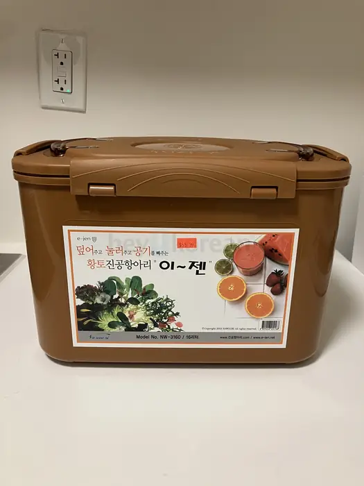 (국내산 황토가함류됨) 이젠 김치통 16리터 새것