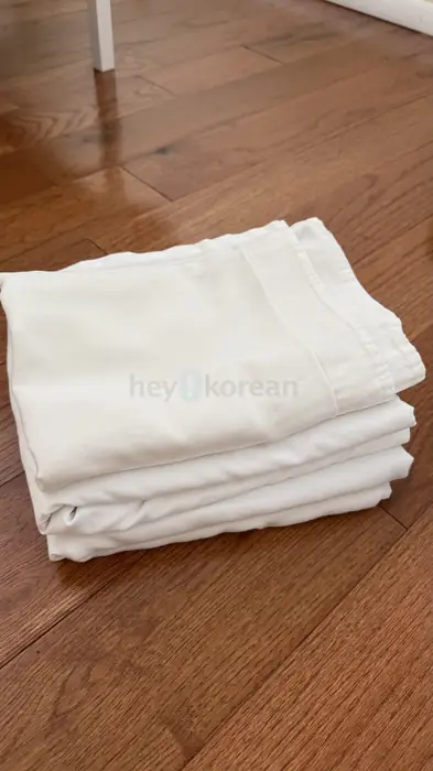 Queen 퀸사이즈 하얀색 베딩 시트 2개 배게커버 2개