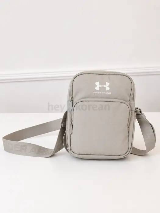 Under Armour 크로스백 새상품