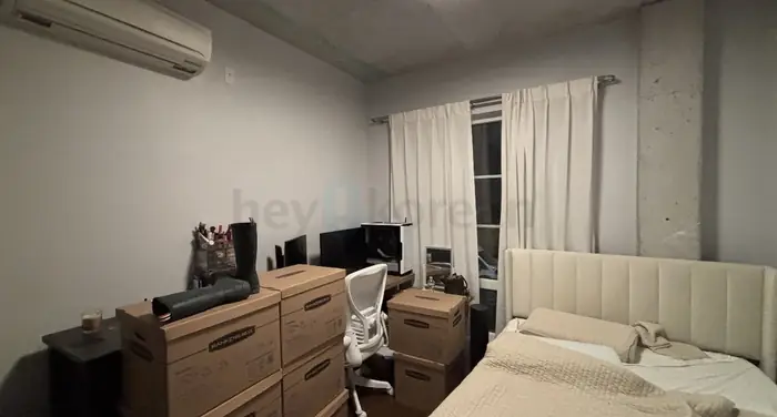 무료나눔: Desk Chair, Bed 프레임, 매트리스 in Queens, NY