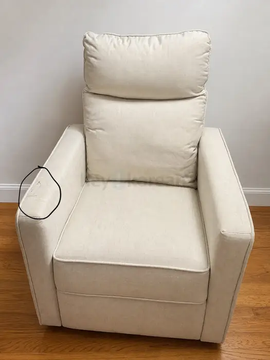 크림색 swivel 수유체어 판매합니다 in Bergen County, NJ