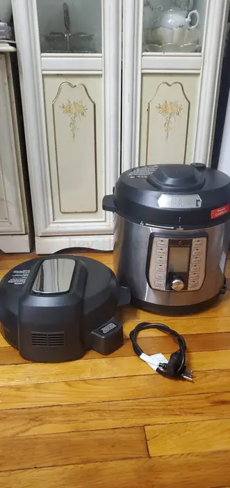 새제품)Emeril Lagasse Y8D-AF-36 8Qt Pressure AirFryer Duet for Sale. in Queens, NY