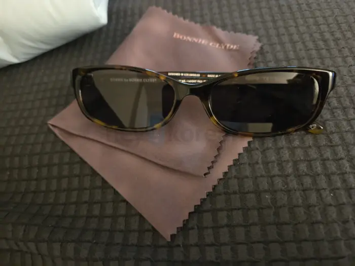 (거의 새것) Bonnie Clyde Trinket 선글라스 (black lens/tortoise frame) in Queens, NY