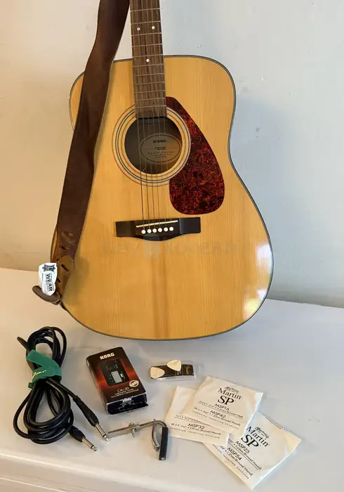 🎸 Yamaha FX335 Acoustic-Electric Guitar in Queens, NY