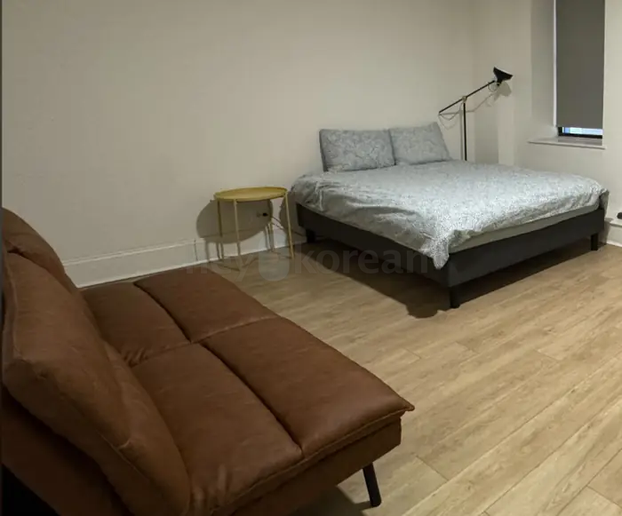 [무료나눔] 상태 좋은 Bed 2개 / Sofa 2개 나눔합니다 (소품 추가 나눔 가능) in Manhattan, NY