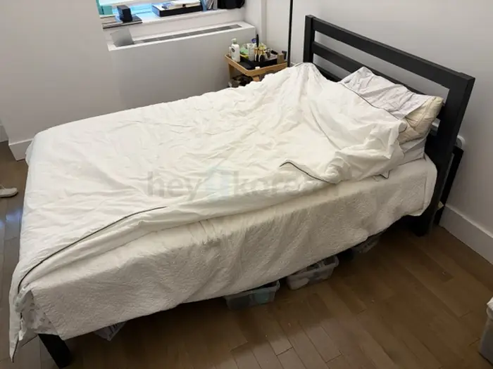 풀 사이즈 Bed 프레임이랑 매트리스 in Manhattan, NY