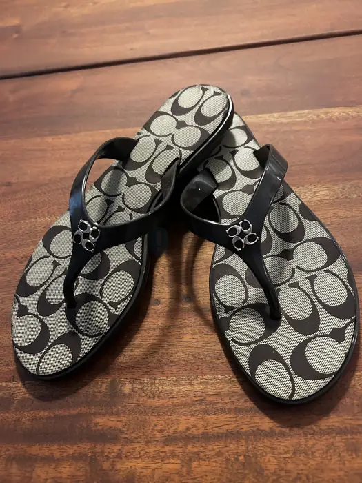 코치 flip flops in Bergen County, NJ