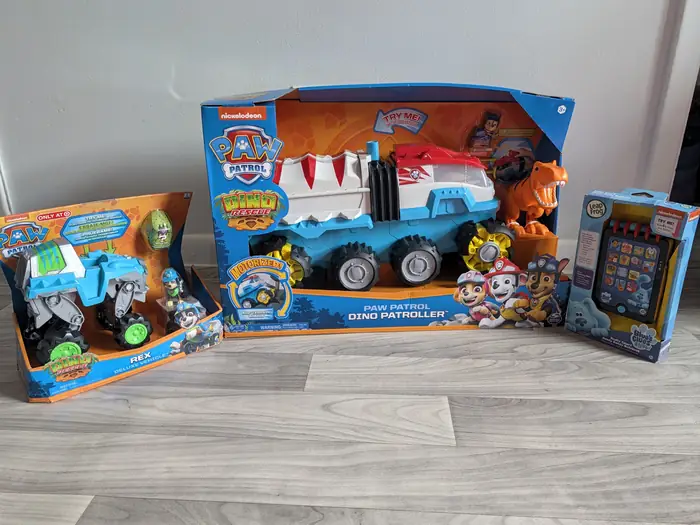 Paw Patrol dino patroller team vehicle with t-rex &Rex Deluxe Vehicle, Leap frog blue's handy notebook in Manhattan, NY