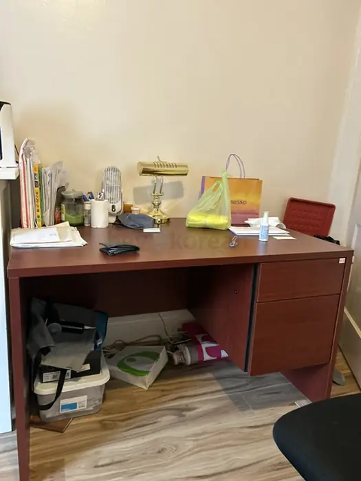 Desk and 풀 사이즈 베드, 그리고 피아노도 있습니다 in Bergen County, NJ