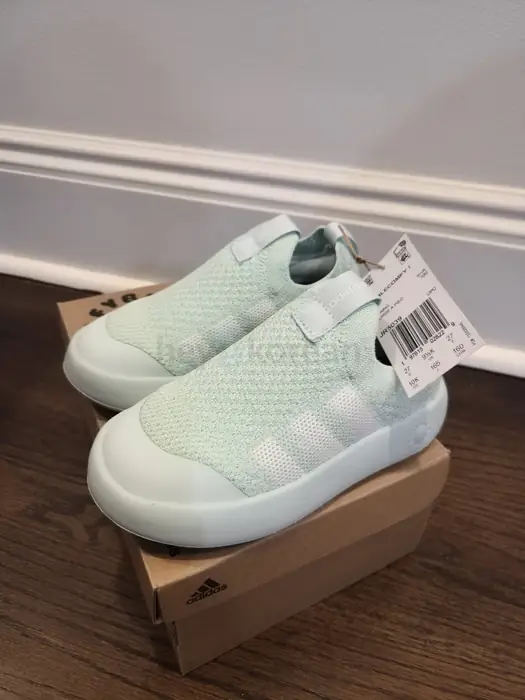New Adidas Bubble Comfy MInt Size 10K (Brand New) in Bergen County, NJ