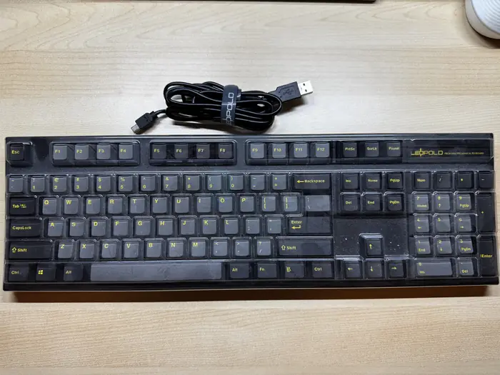 Leopold FC900R MX Silent Red 키보드 in Manhattan, NY