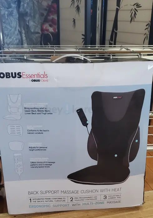새제품(OBUS Essentials 온열 마사지 등받이 쿠션 for Sale.