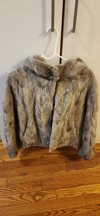 천연모피 밍크 새Clothing (S) in Queens, NY