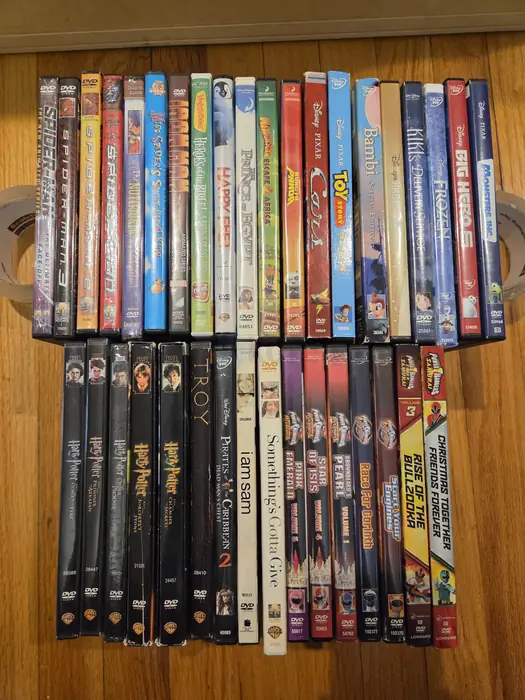 DVD 약 40개 in Bergen County, NJ