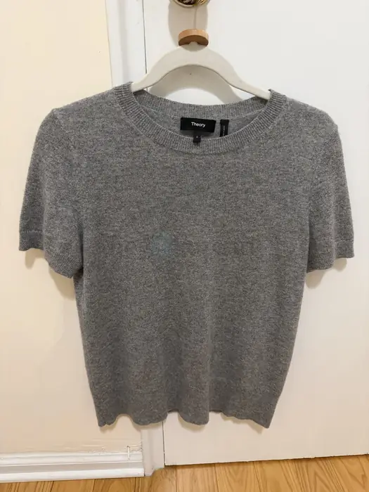 Theory 100% Cashmere Sweater in Queens, NY