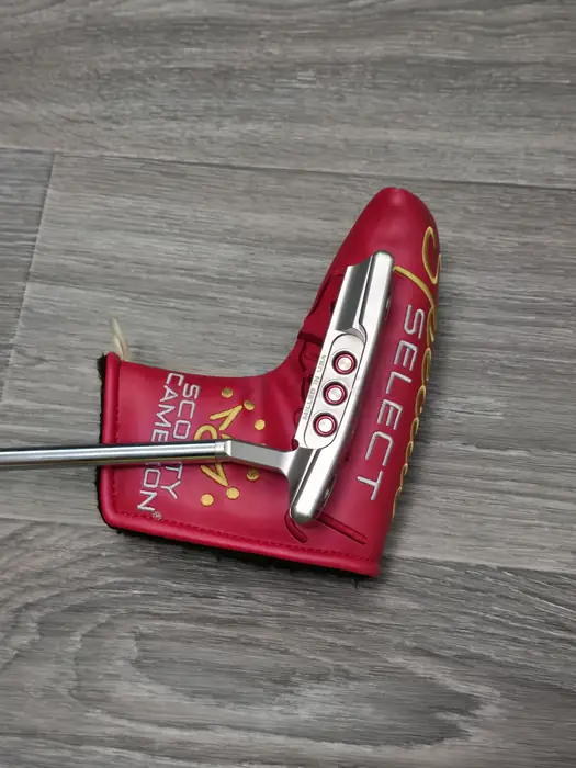 Titleist/Scotty Cameron 34"putter for Sale.