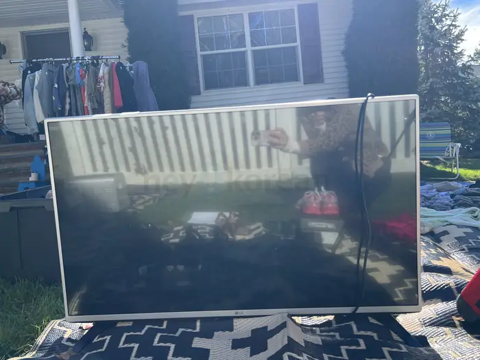 TV, 체중계, 골프채 in Bergen County, NJ