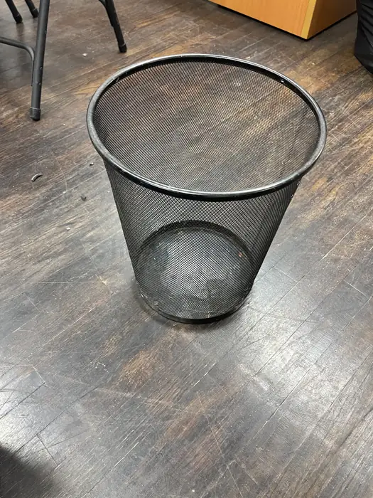 쓰레기통 (중)