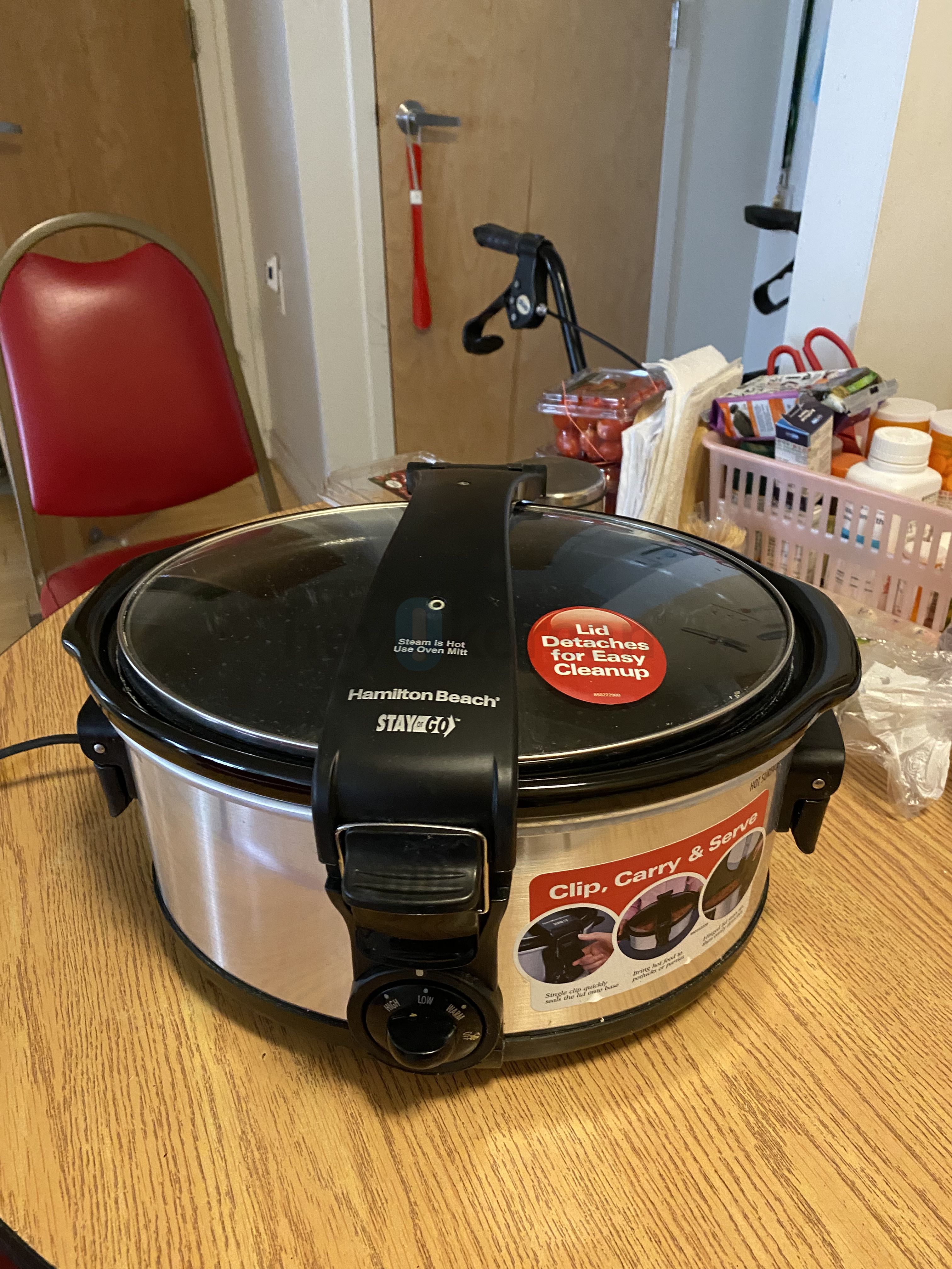 Slow cooker
