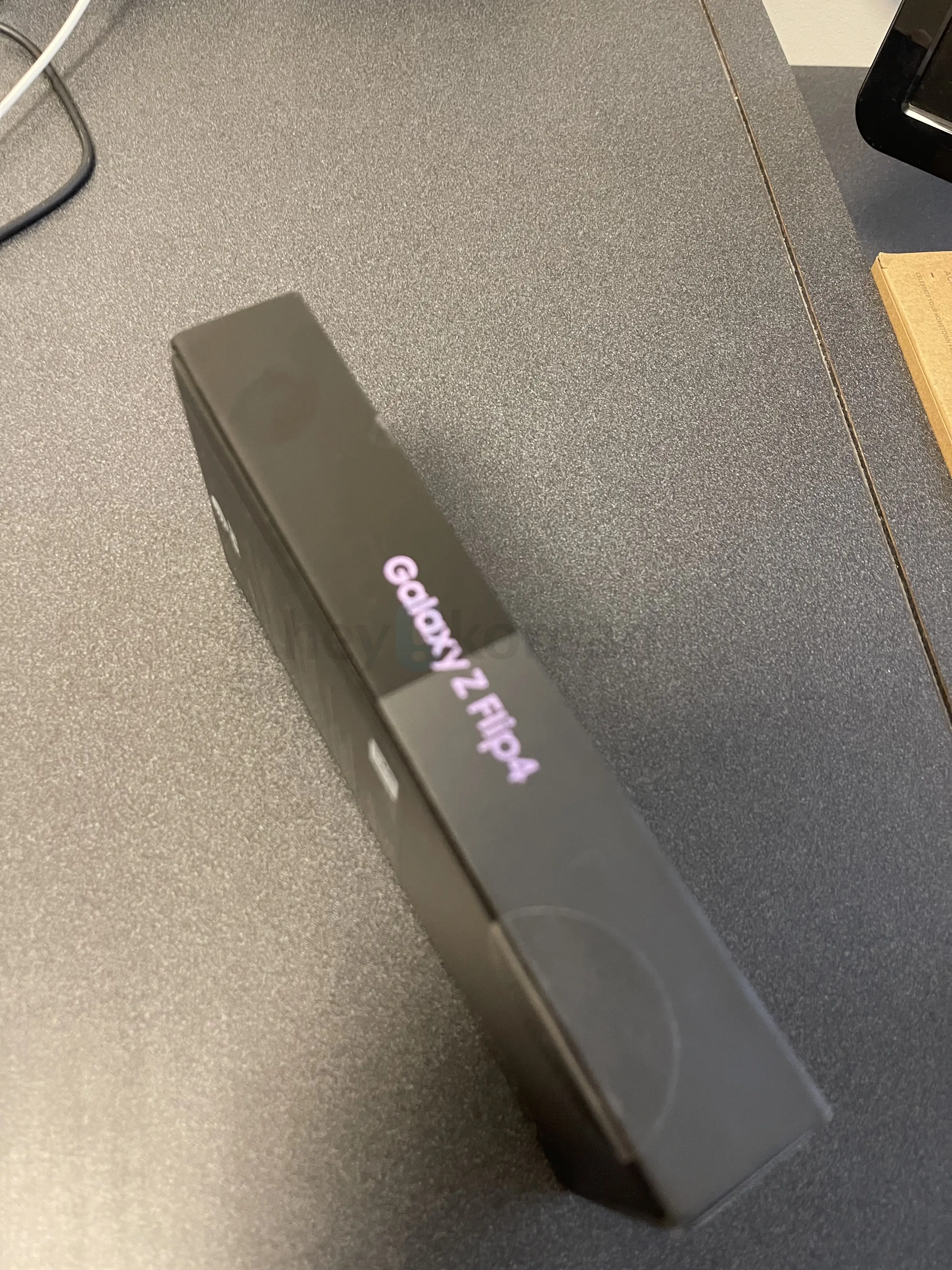 [Brand New] Galaxy Z Flip 4_AT&T