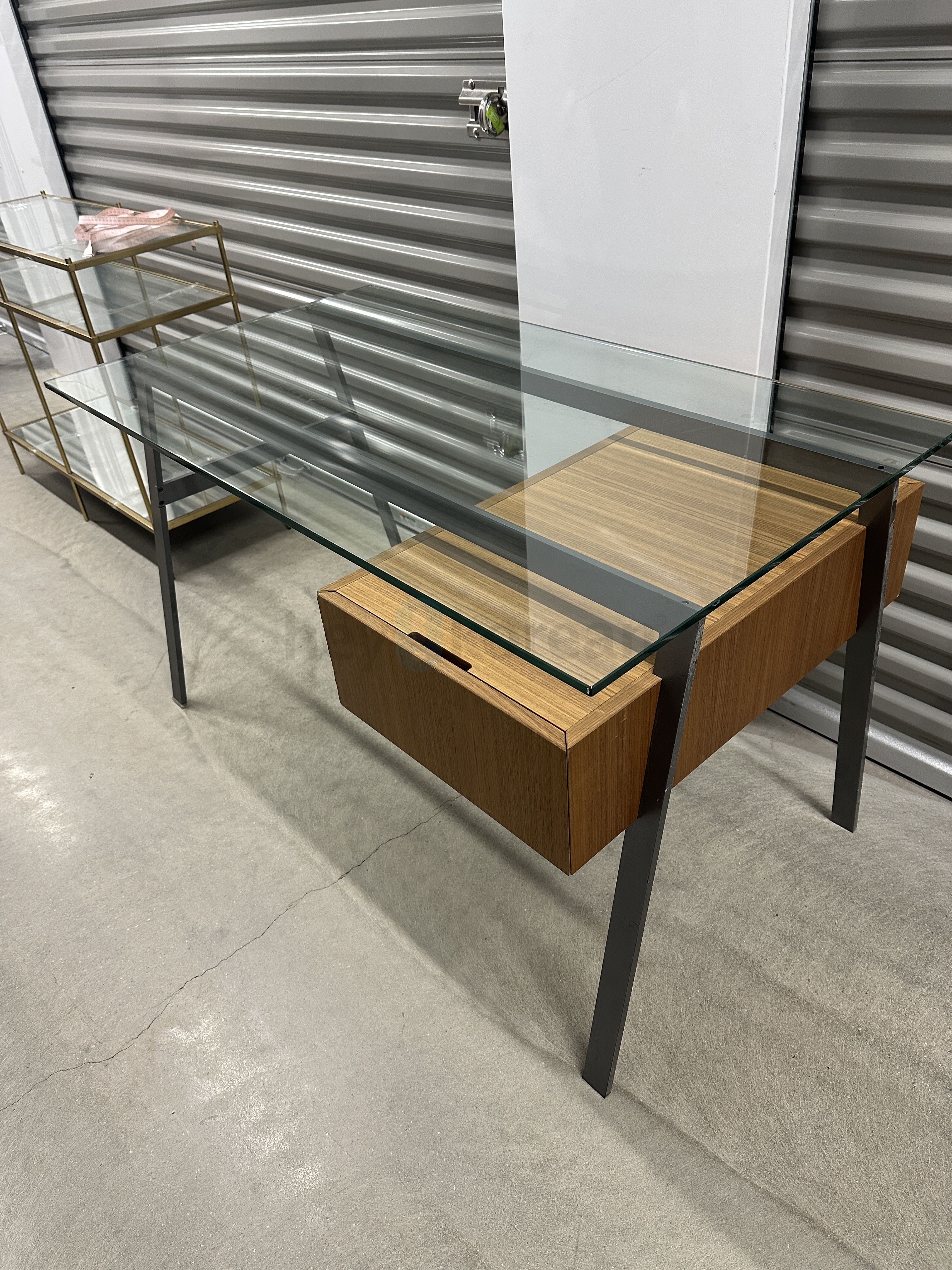 Design Within Reach desk 팝니다