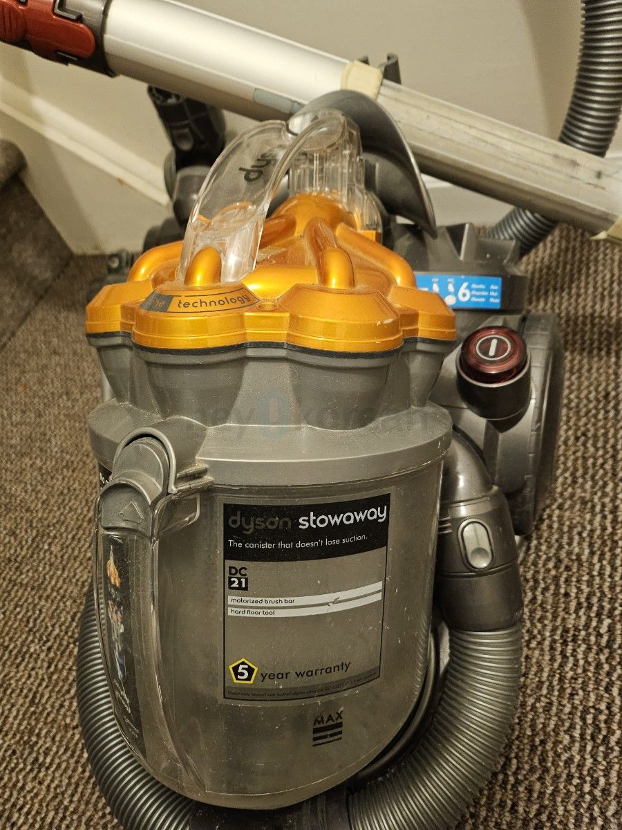 Dyson DC21 Stowaway Canister Vacuum *가격 인하*