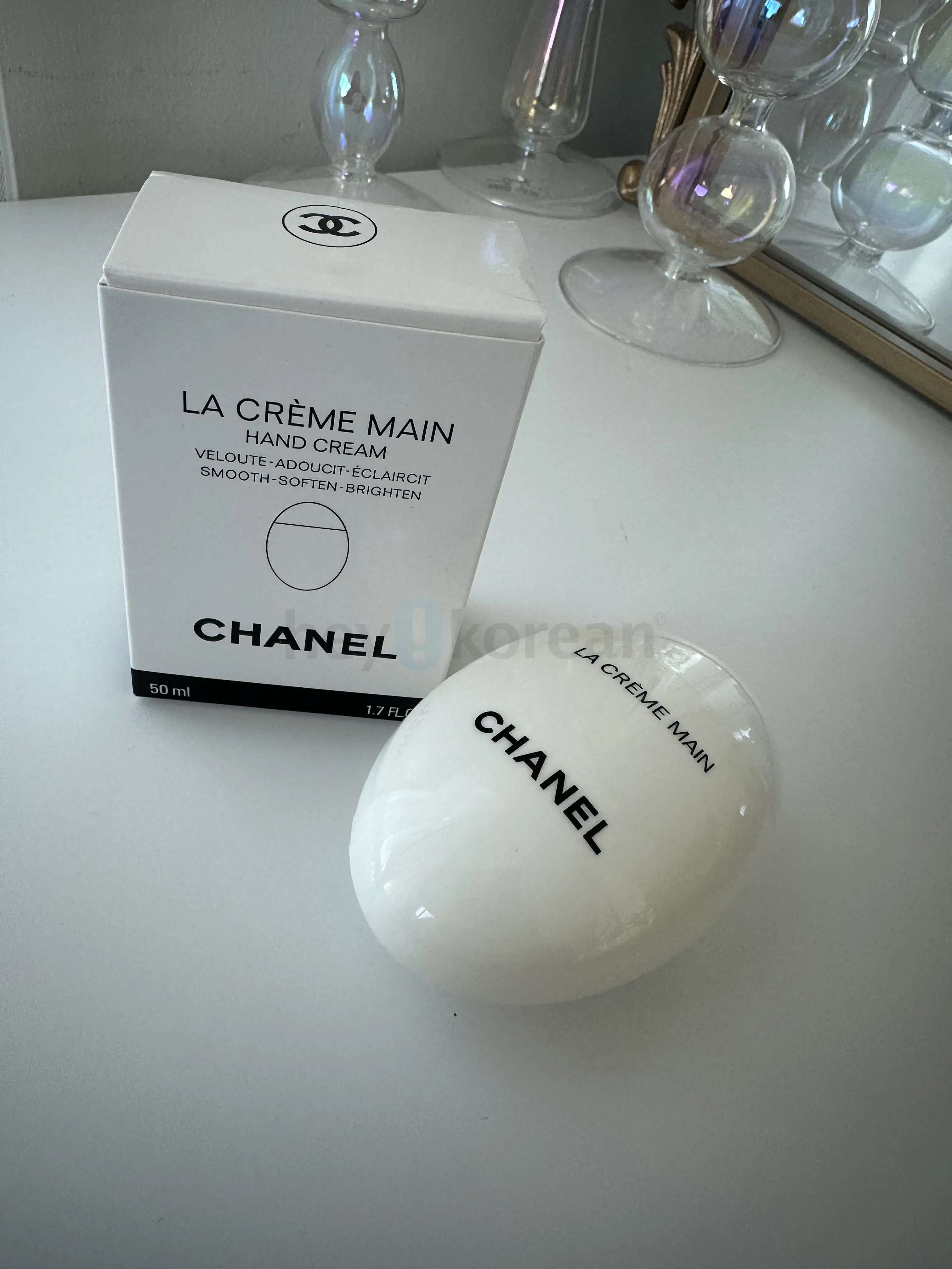 Chanel la creme main