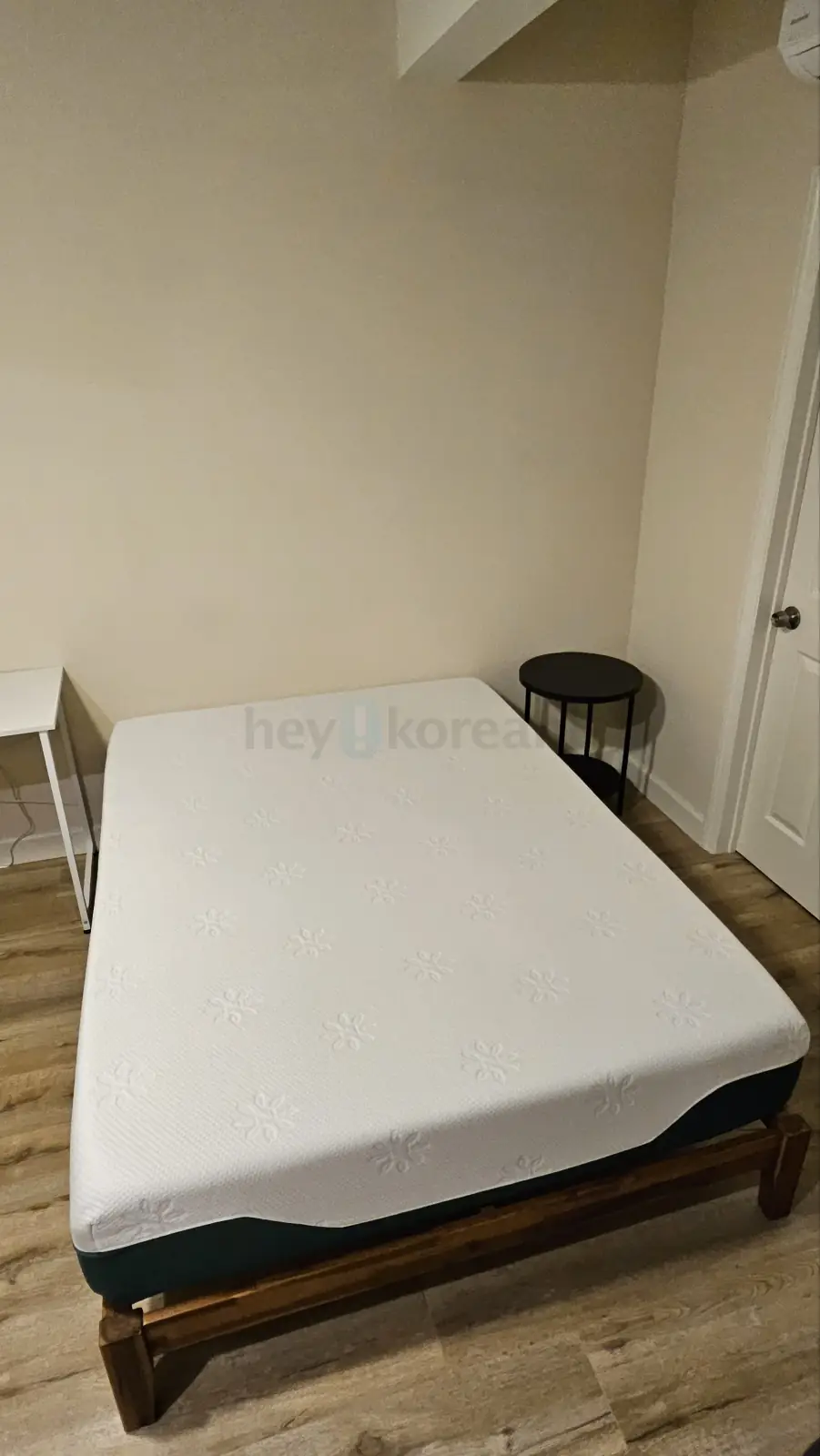 Zinus 메트리스 + 침대 틀 / Zinus Mattress + bed frame