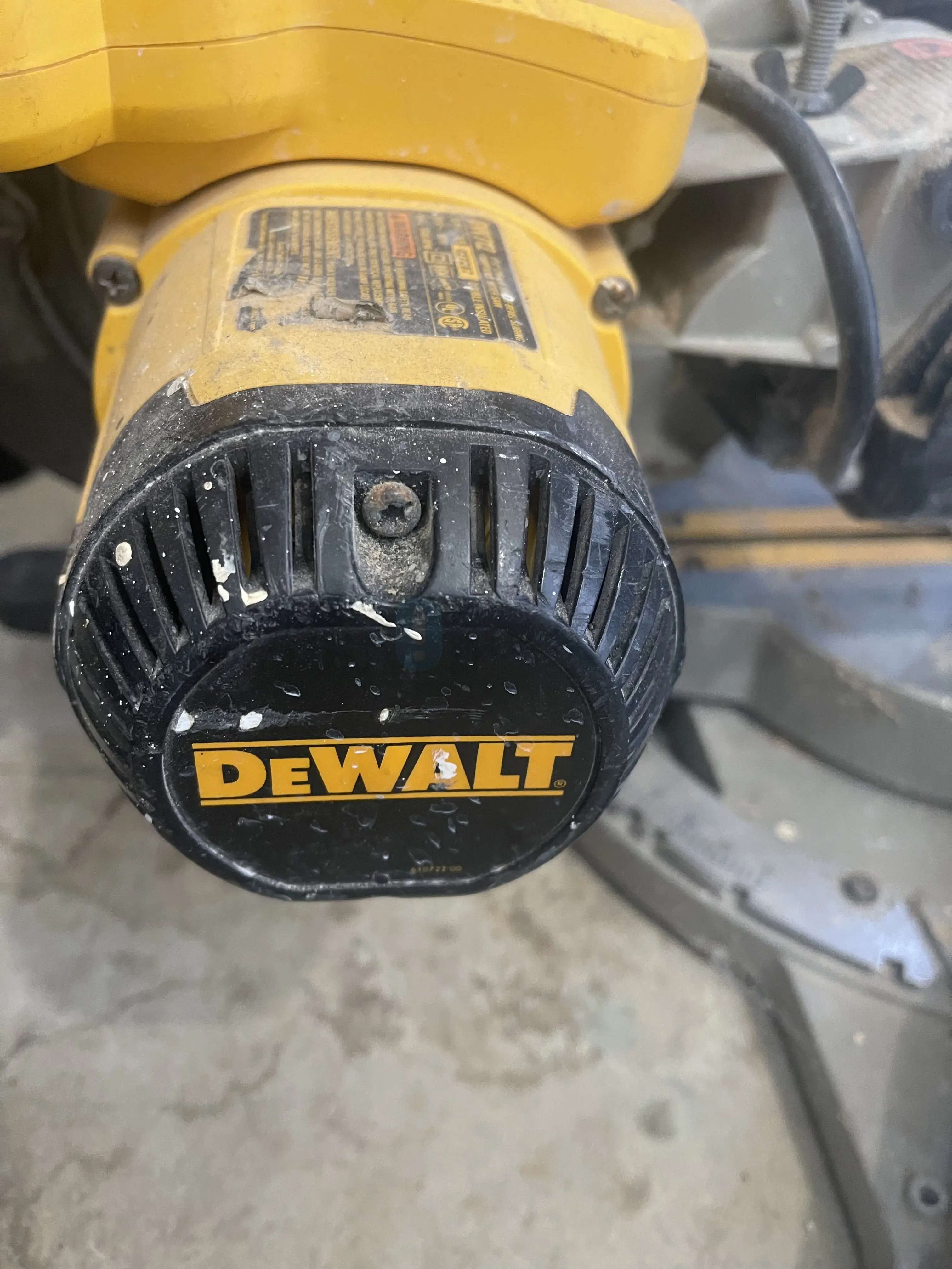 전기 톱 - DEWALT DW712 8-1/2-Inch Single-Bevel Sliding Compound Miter Saw