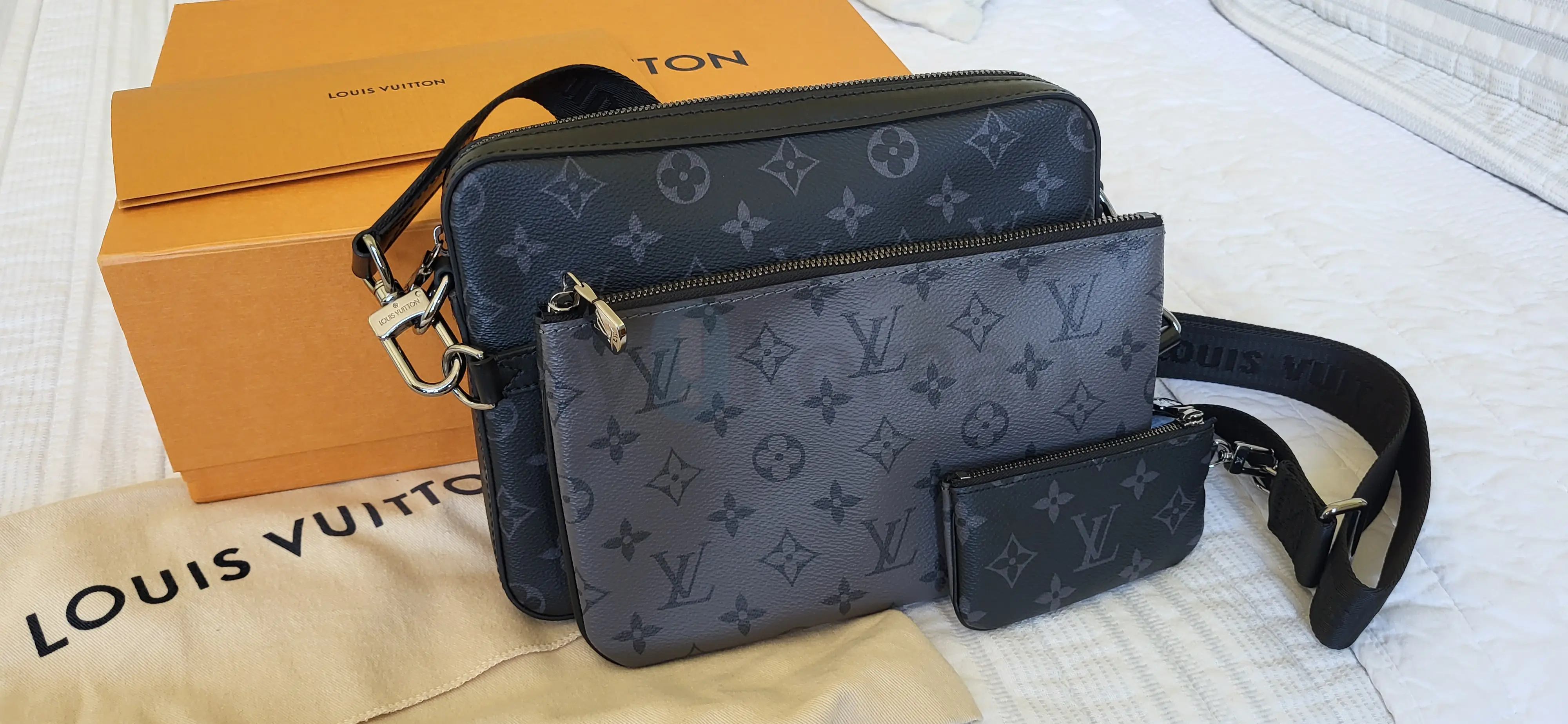 louis vuitton mens trio messenger bags