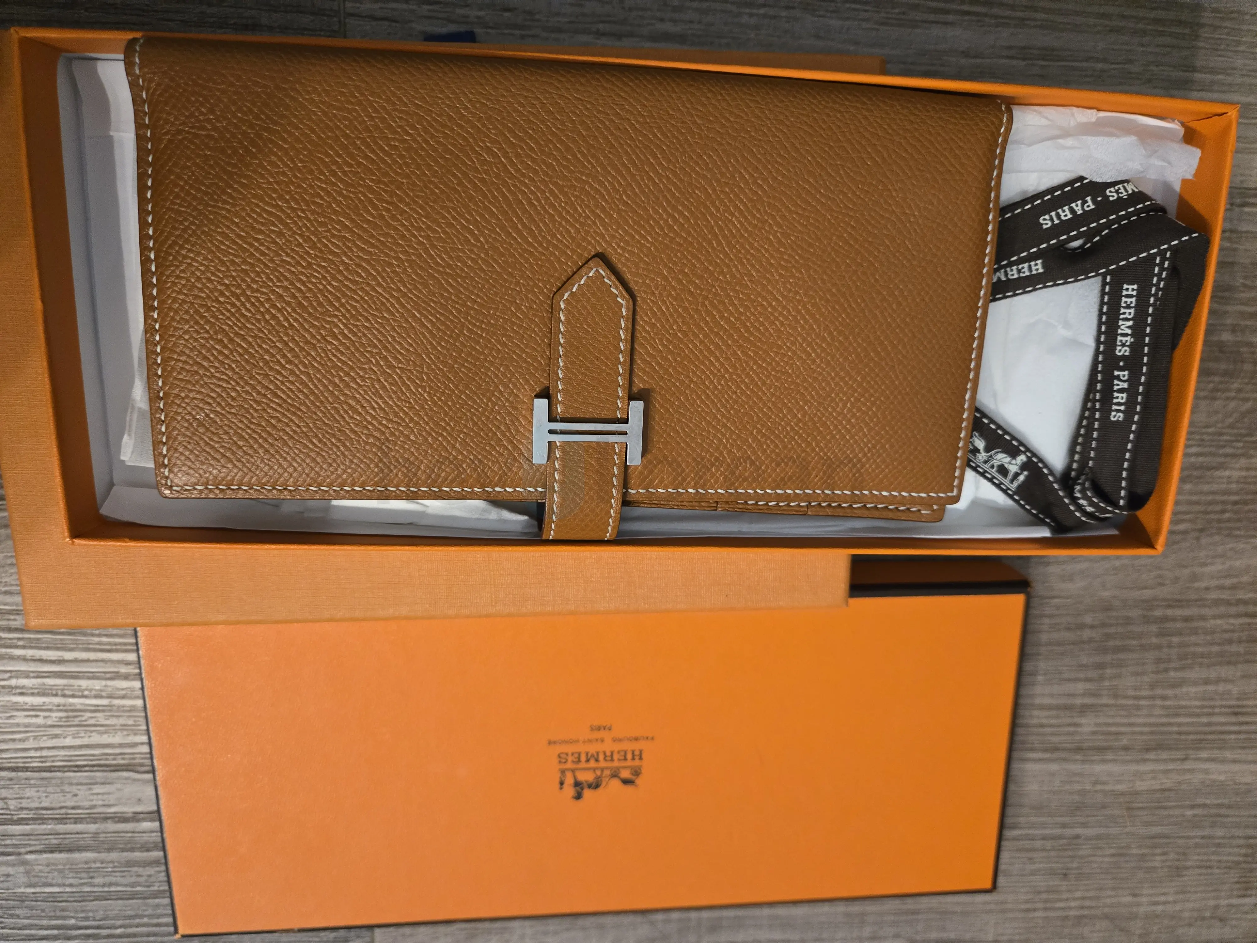 Hermes bearn souffle leather wallet gold