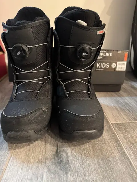 Burton zipline Boa kids snowboard boot size + Burton Kids “SMALLS