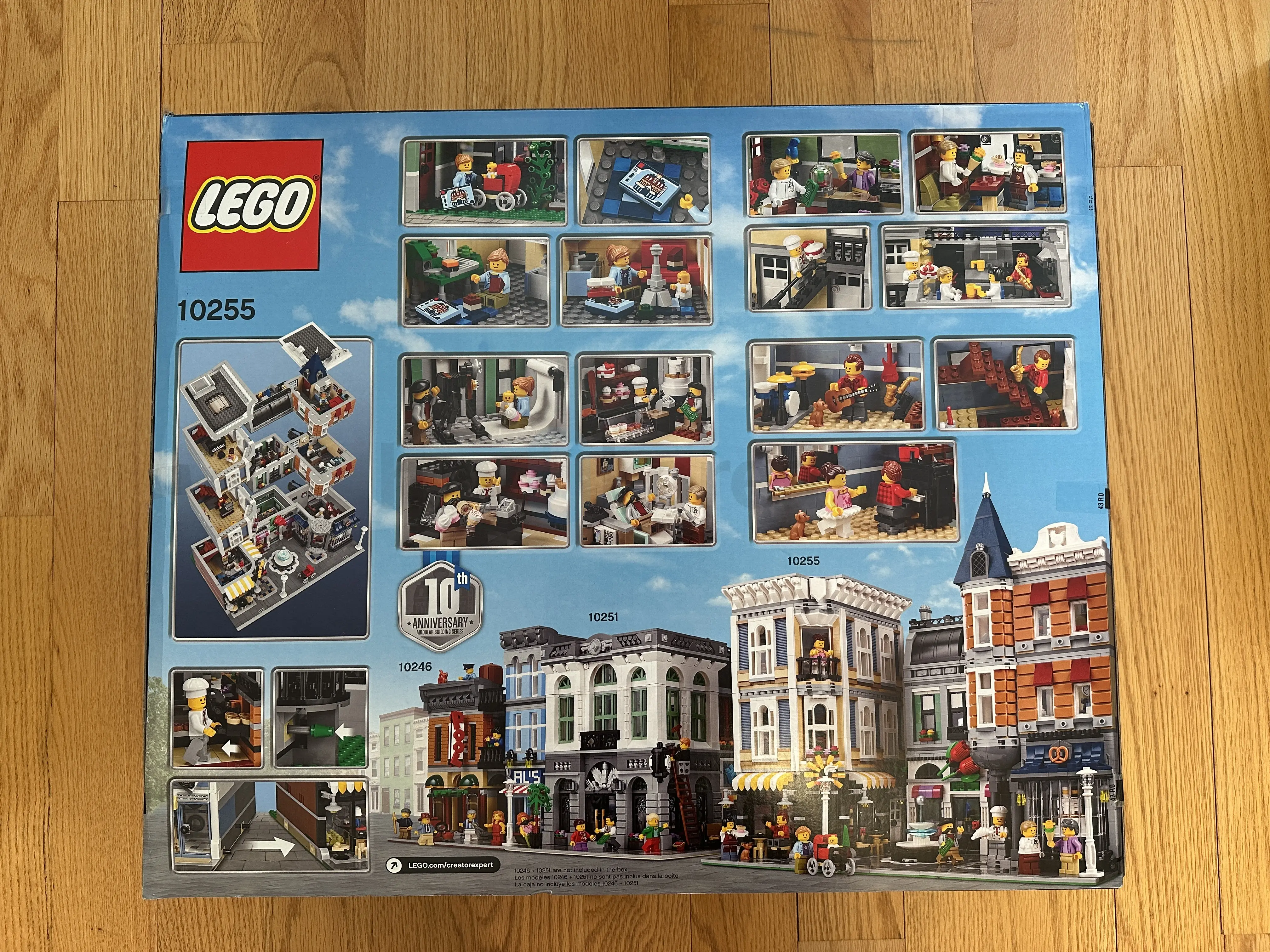 레고 Lego 10255 Creator Assembly Square (New)
