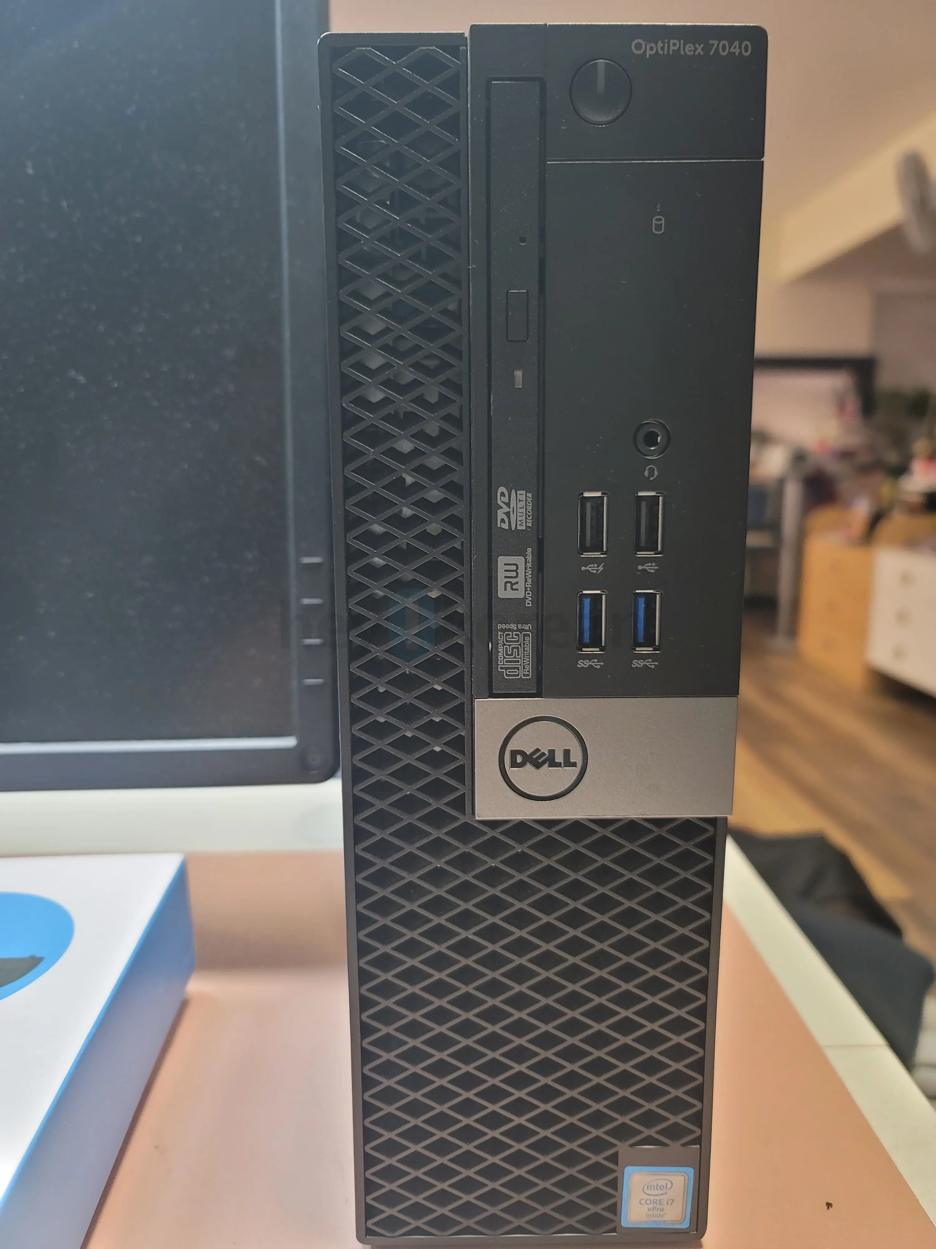 Dell OptiPlex 7040 SFF Computer PC Set