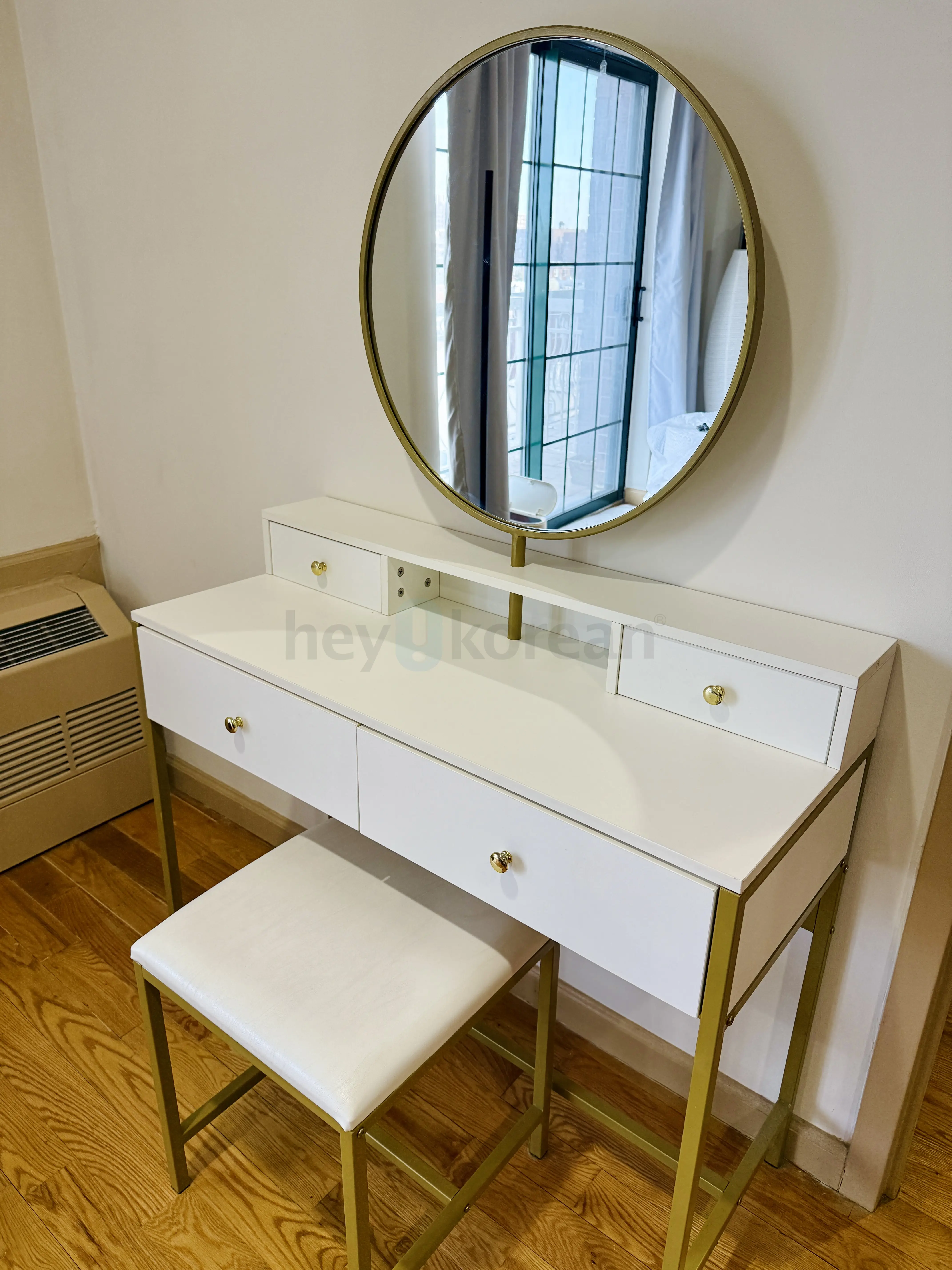 화이트 화장대 거울 의자 포함 Vanity Set including mirror and chair