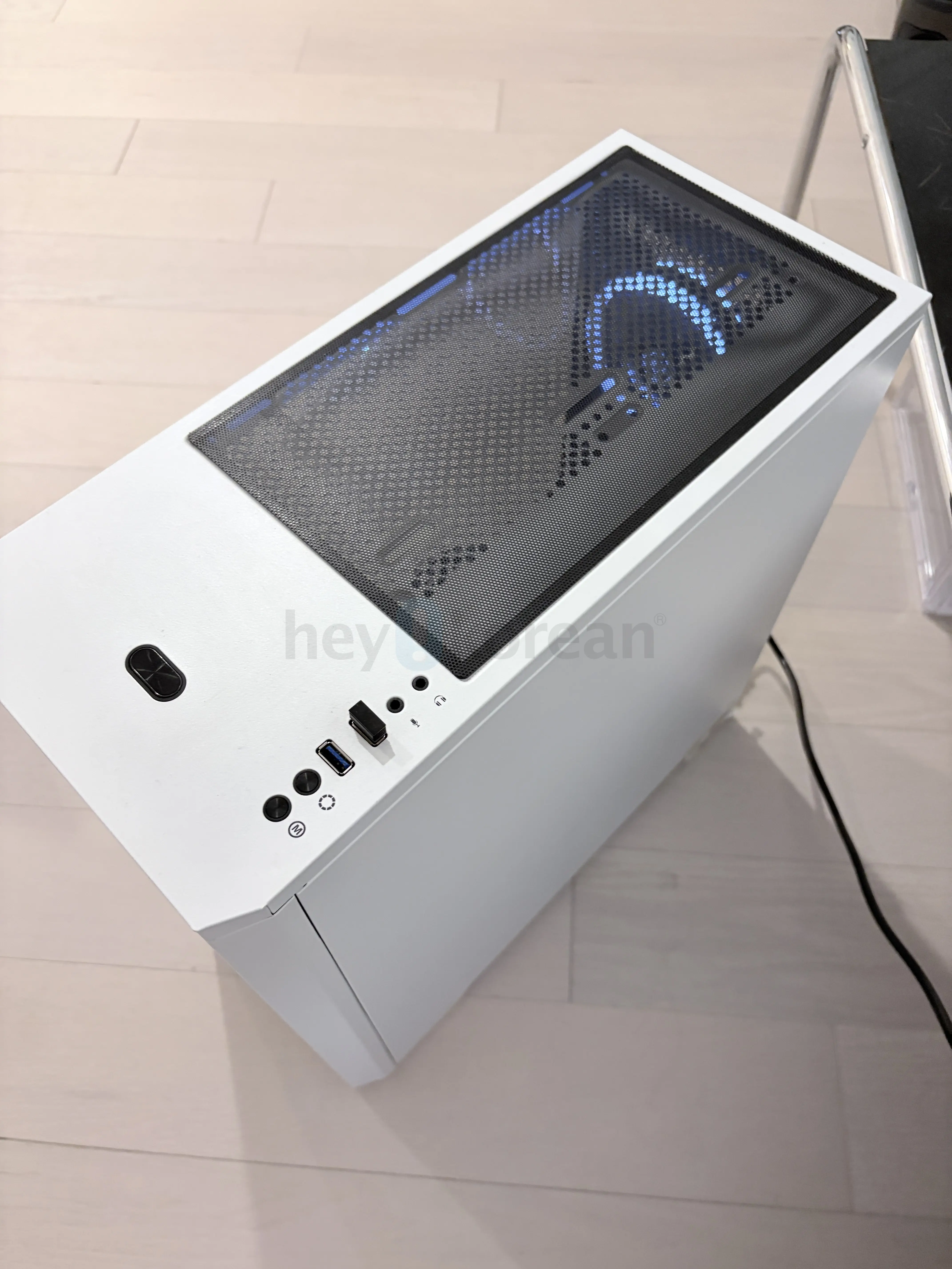 Cyberpower gaming desktop & Samsung monitor