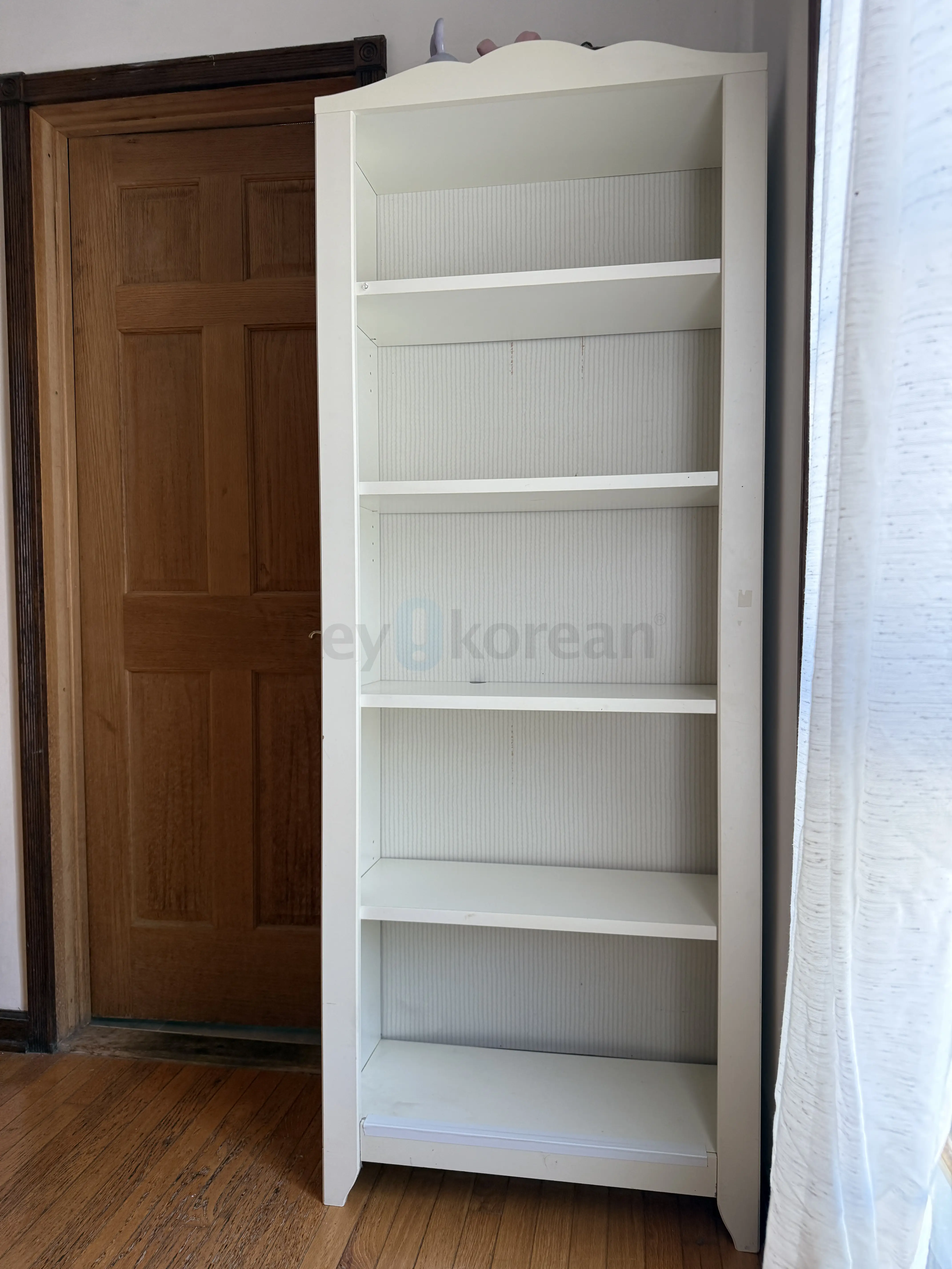 Dresser in Queens, NY