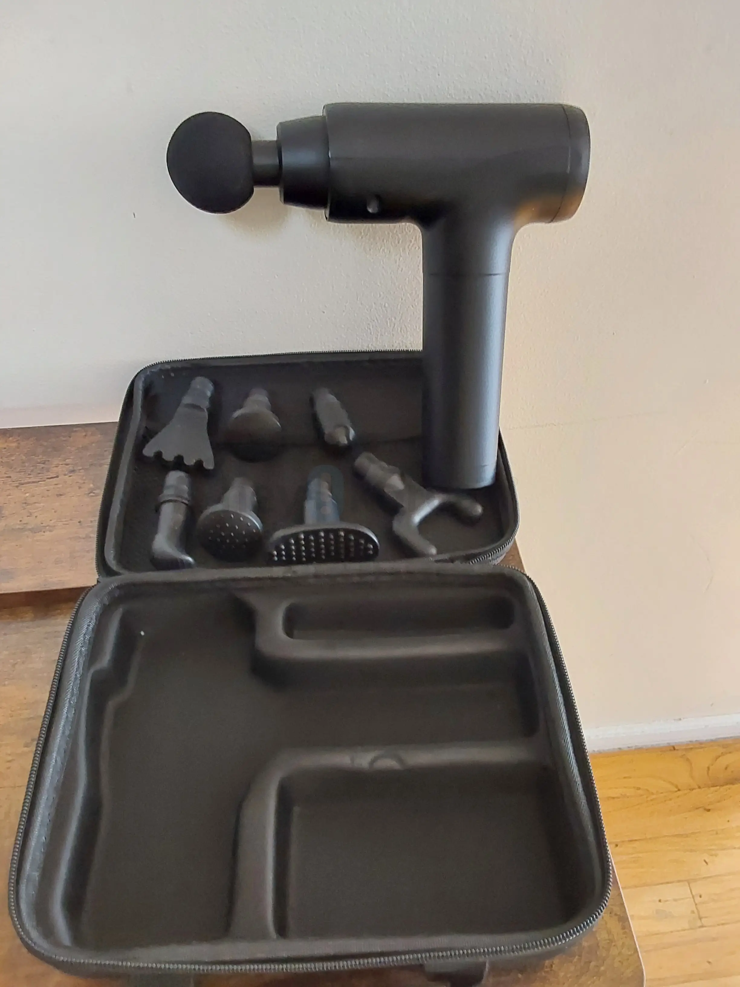 마사지기 Massage Gun for Pain Relief in Queens, NY