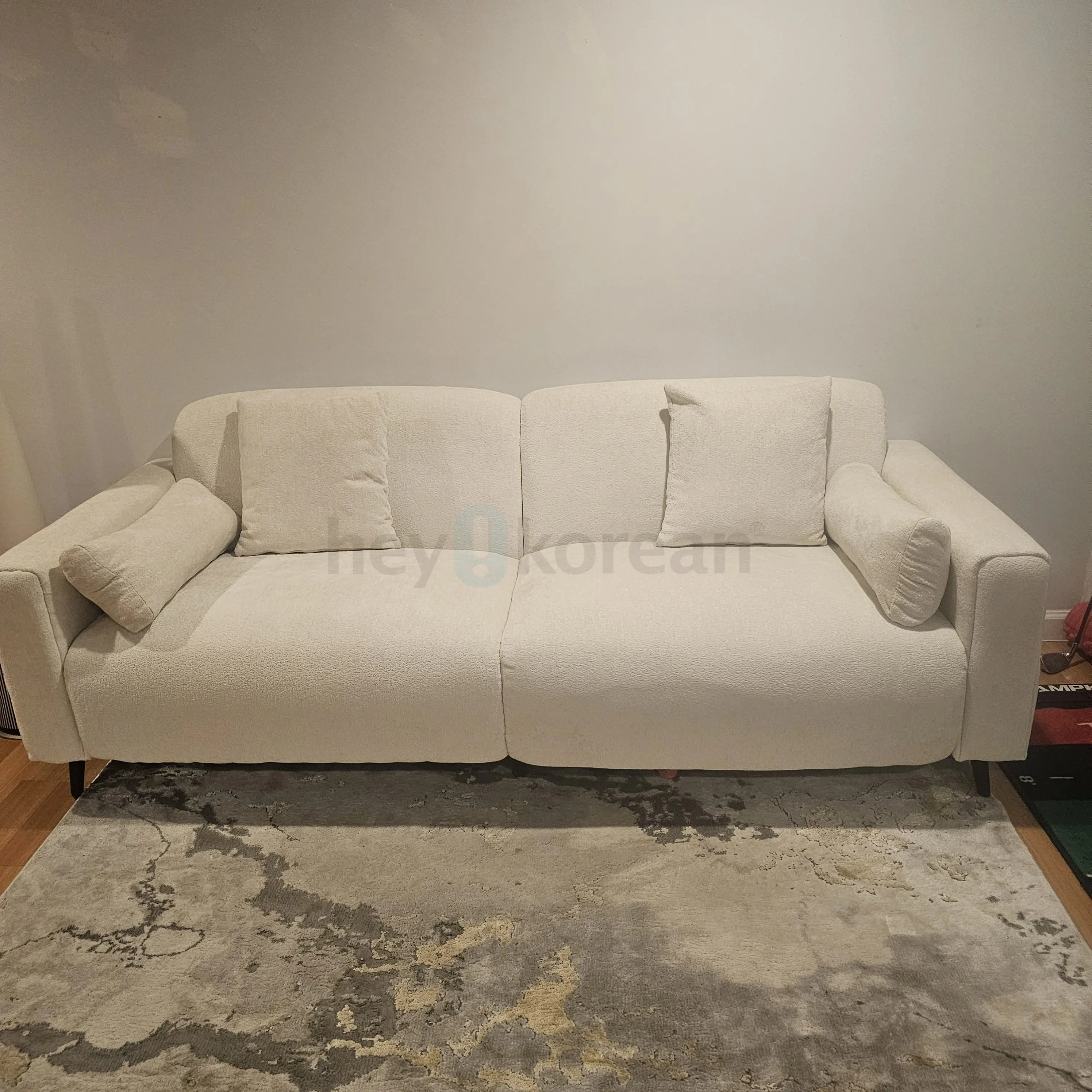 SOFA (소파) 일년 사용한 소파 보세요. in Bergen County, NJ
